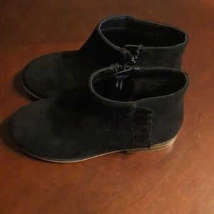 Black boots for girls